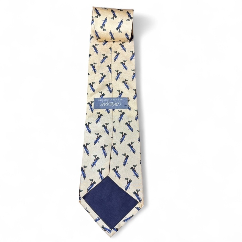 Lord & Taylor Silk Golf Tie ⛳️ Yellow Golf Print Necktie Men’s Vintage - Picture 3 of 6